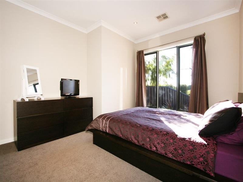 1/137 Switchback Road, Chirnside Park VIC 3116