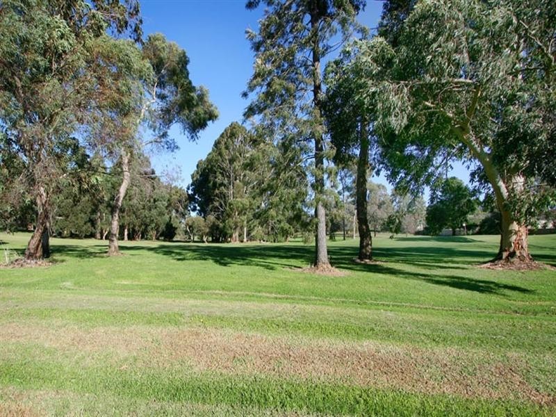 1/137 Switchback Road, Chirnside Park VIC 3116