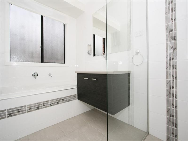 33 Larbert Road, Mooroolbark VIC 3138