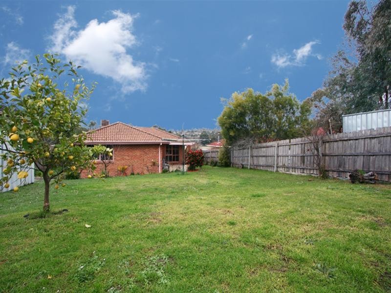 54 Anthony Drive, Chirnside Park VIC 3116