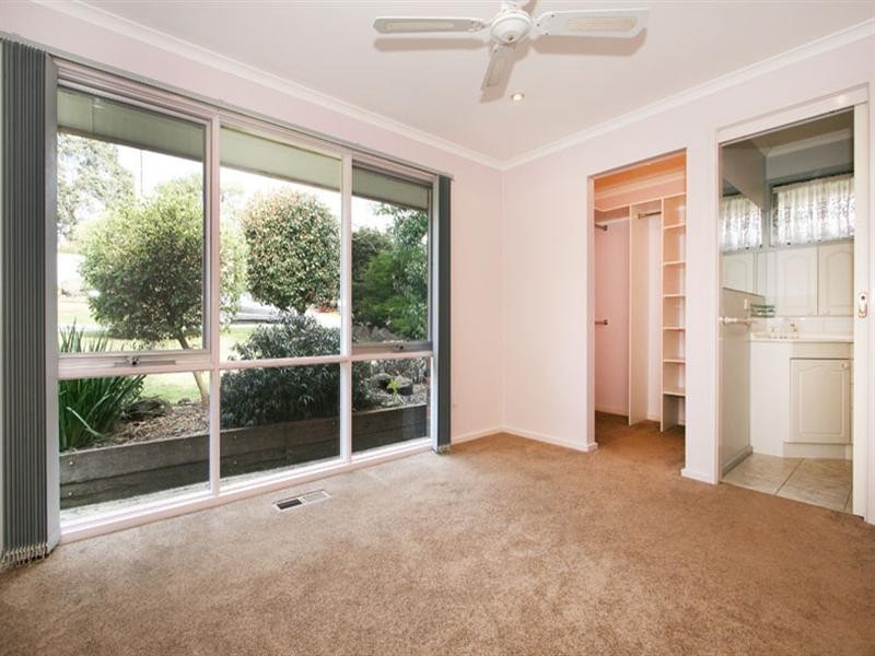 22 Meadowgate Drive, Chirnside Park VIC 3116