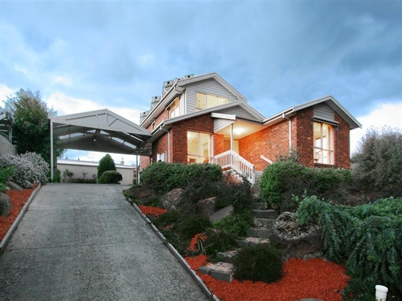 80 Landscape Drive, Mooroolbark VIC 3138