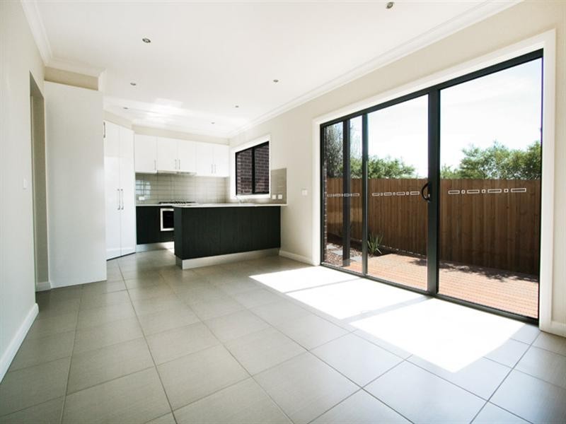 Unit 8, 11 Maroondah Highway, Lilydale VIC 3140