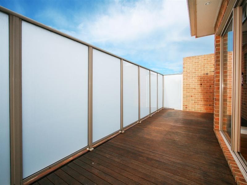 2/49 Albert Hill Road, Lilydale VIC 3140