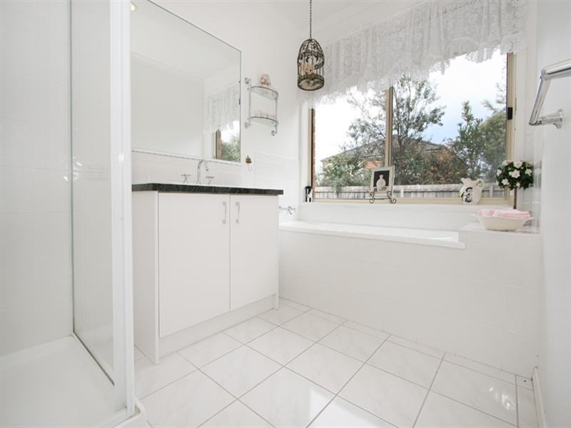 14 Regency Rise, Chirnside Park VIC 3116