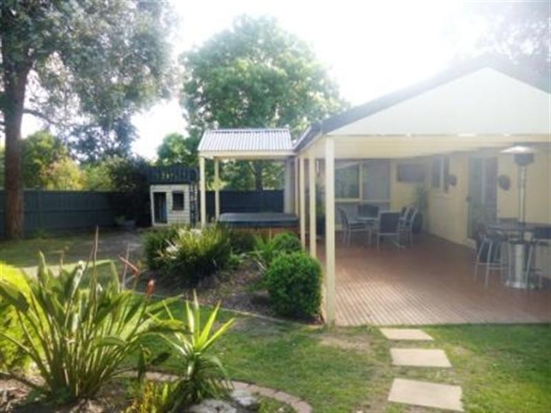 18 Harvest Drive, Chirnside Park VIC 3116