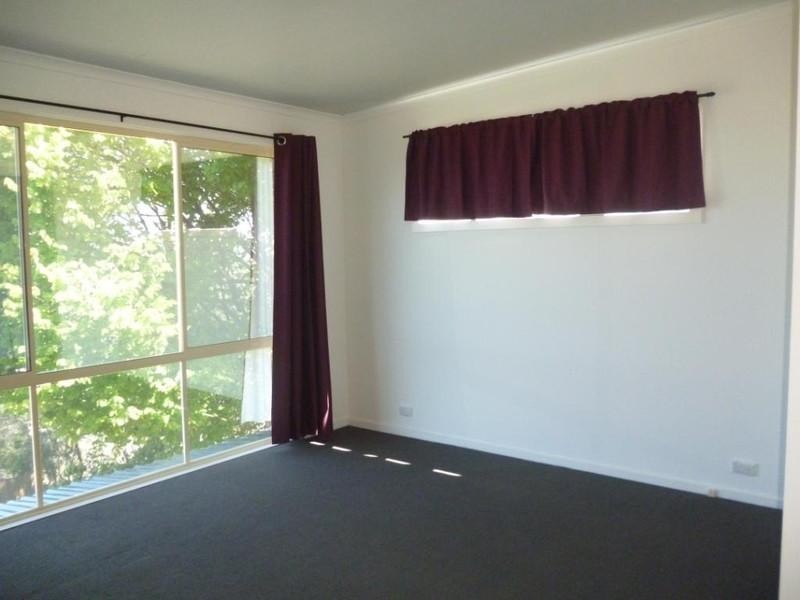 17 Edward Road, Chirnside Park VIC 3116