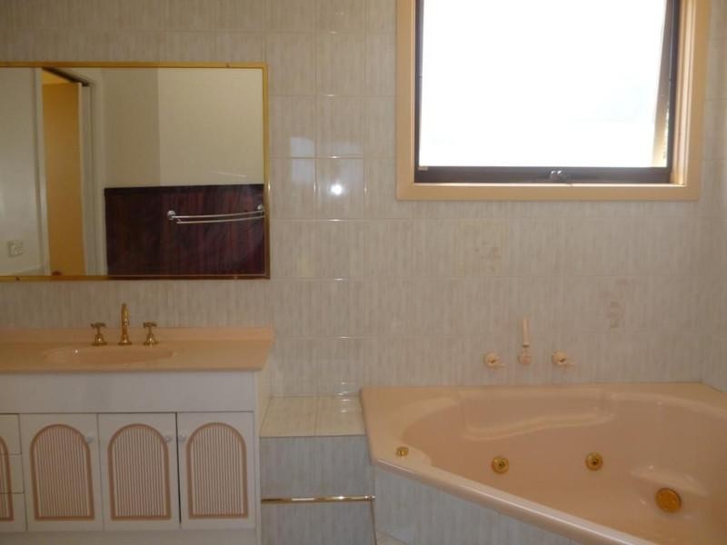 17 Edward Road, Chirnside Park VIC 3116