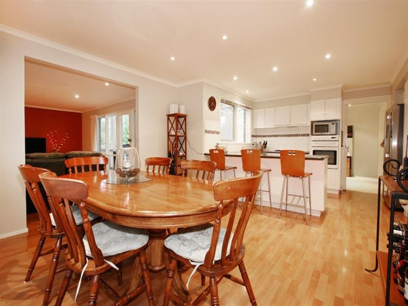 65 Alpine Way, Kilsyth VIC 3137