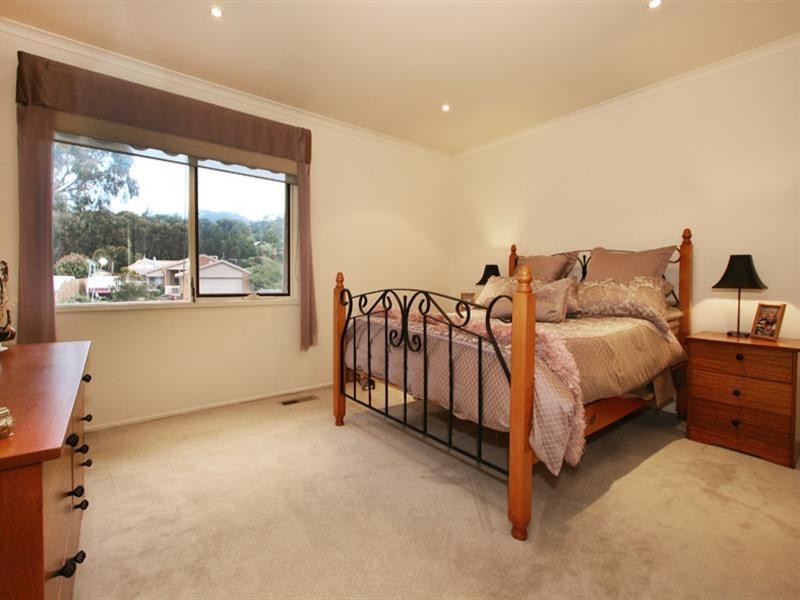 65 Alpine Way, Kilsyth VIC 3137