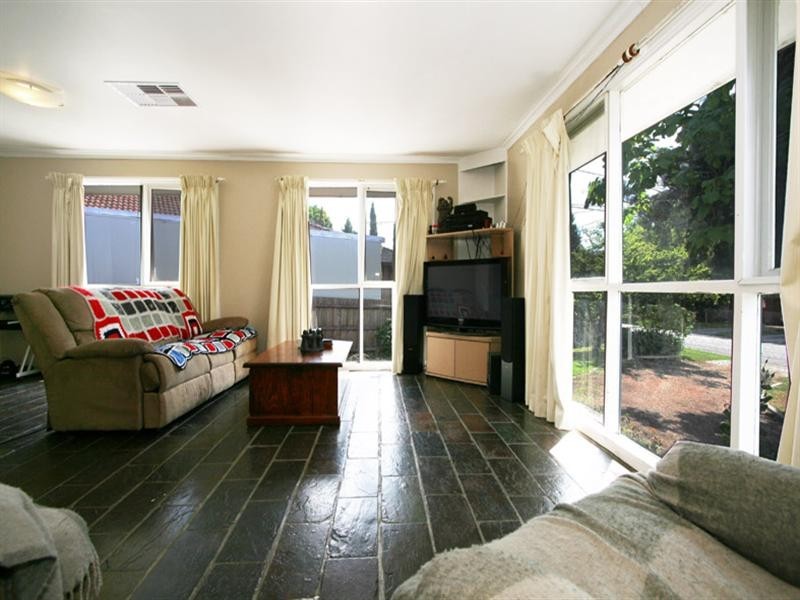 15 Chirnside Drive, Chirnside Park VIC 3116