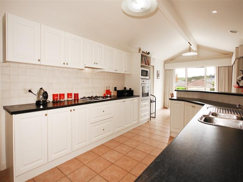 13 Regency Rise, Chirnside Park VIC 3116