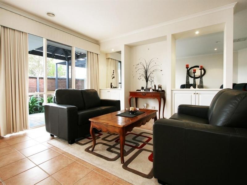 13 Regency Rise, Chirnside Park VIC 3116