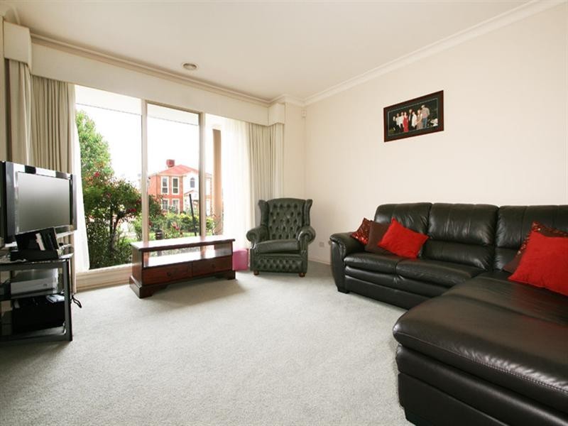 13 Regency Rise, Chirnside Park VIC 3116