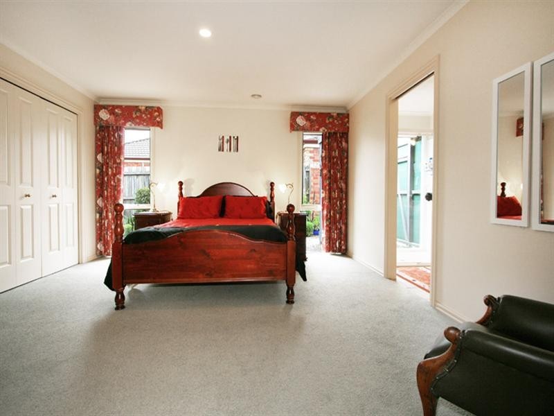 13 Regency Rise, Chirnside Park VIC 3116