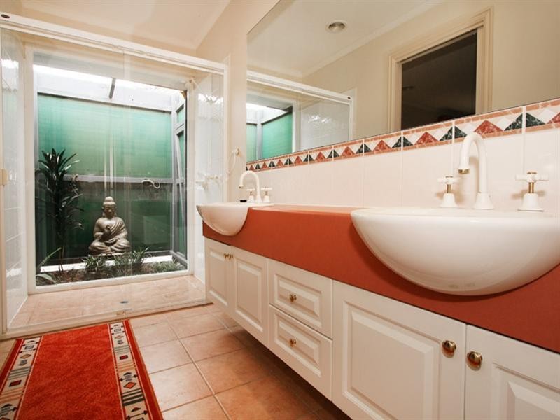 13 Regency Rise, Chirnside Park VIC 3116