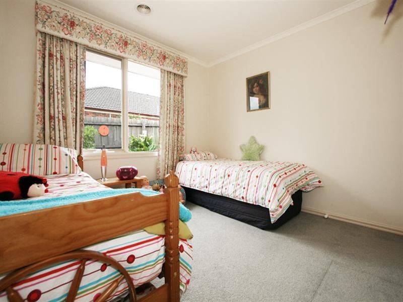 13 Regency Rise, Chirnside Park VIC 3116