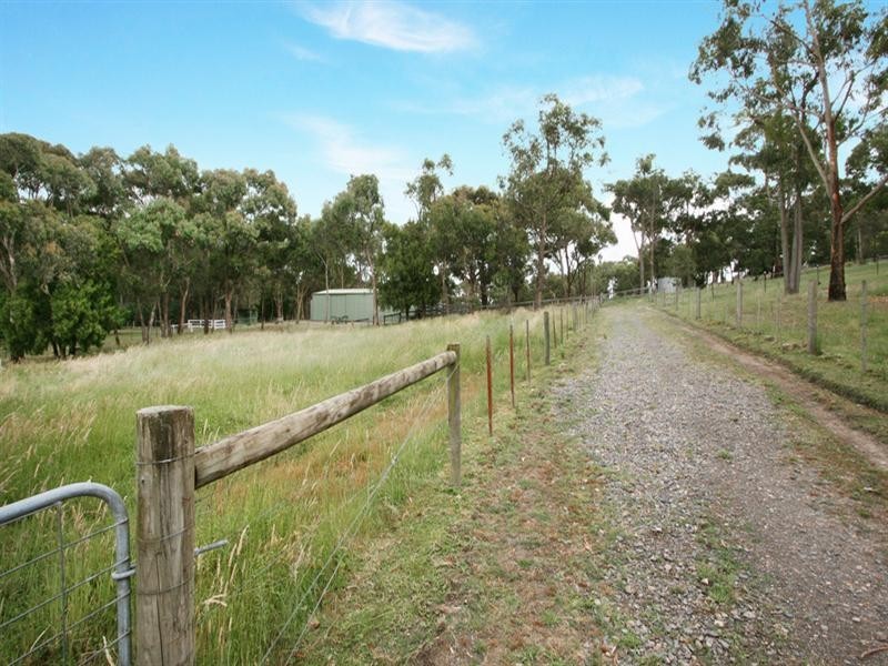 20 Cormilio Drive, Wandin North VIC 3139