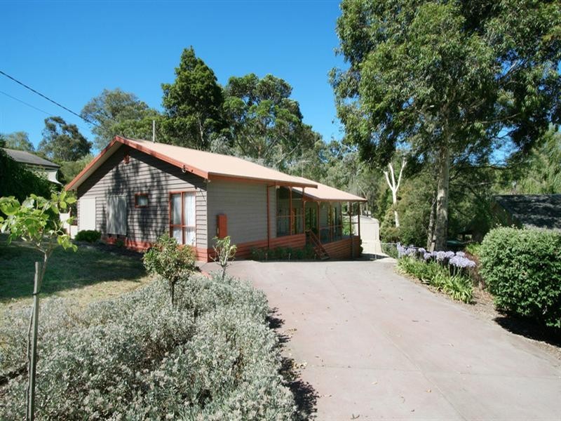 34 Cairncroft Avenue, Launching Place VIC 3139