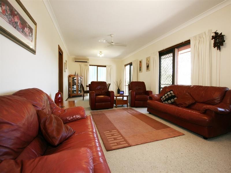 34 Cairncroft Avenue, Launching Place VIC 3139