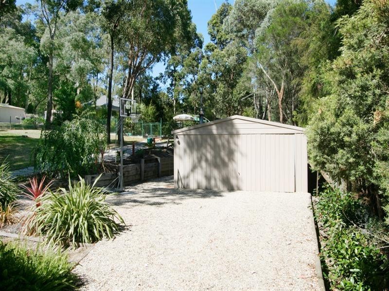 34 Cairncroft Avenue, Launching Place VIC 3139
