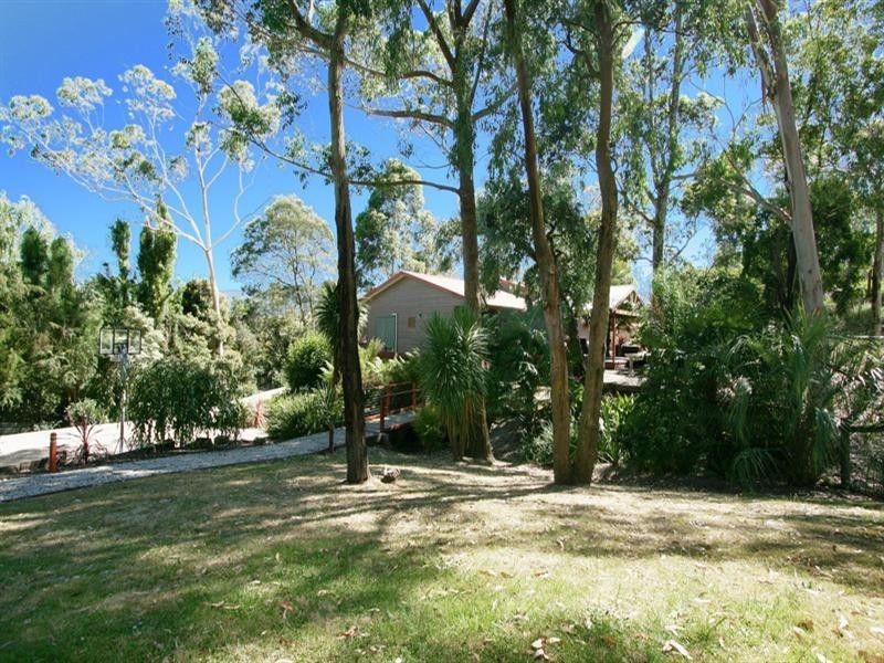 34 Cairncroft Avenue, Launching Place VIC 3139