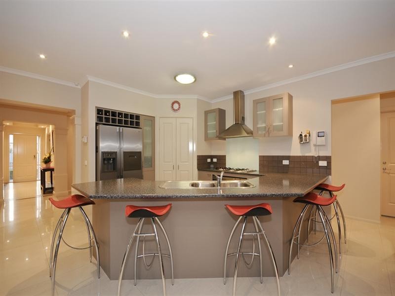 49 Pacific Drive, Mooroolbark VIC 3138