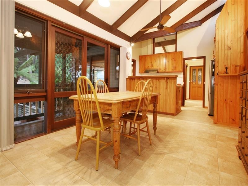 6 Wellington Road, Wandin North VIC 3139