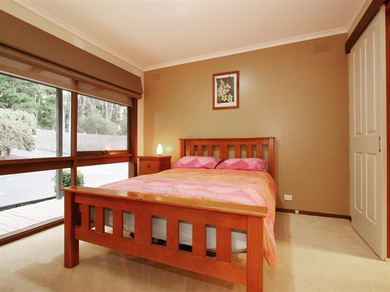 6 Wellington Road, Wandin North VIC 3139