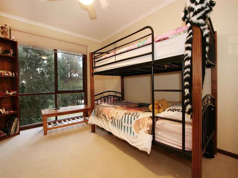 6 Wellington Road, Wandin North VIC 3139