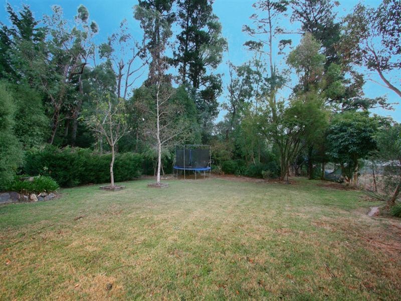 6 Wellington Road, Wandin North VIC 3139