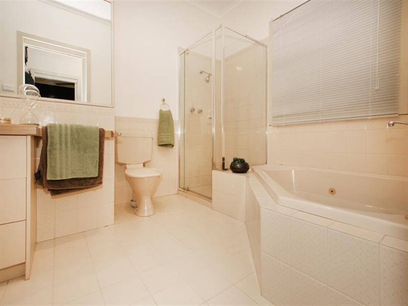 6 Ambon Rise, Croydon North VIC 3136