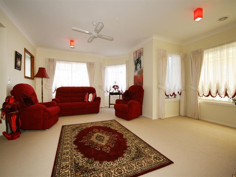 42 Kingsburgh Lane, Lilydale VIC 3140