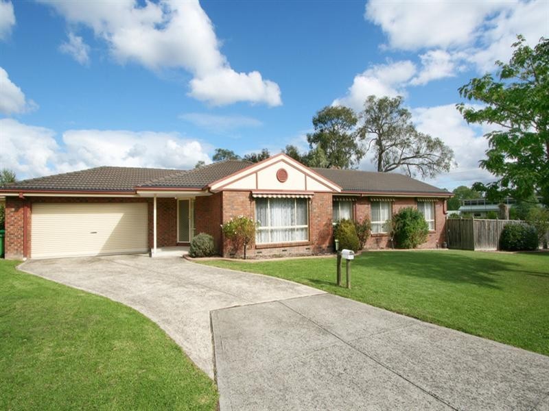 17 Kyra Close, Lilydale VIC 3140