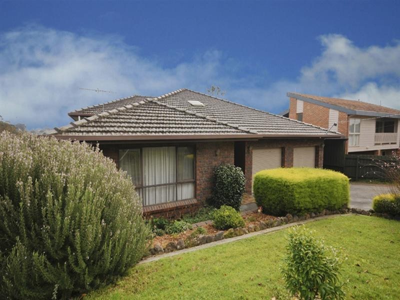 48 Crown Point Ridge, Chirnside Park VIC 3116