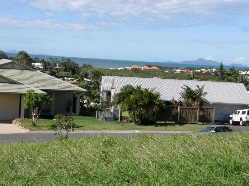 12 Sailaway Drive, Eimeo QLD 4740