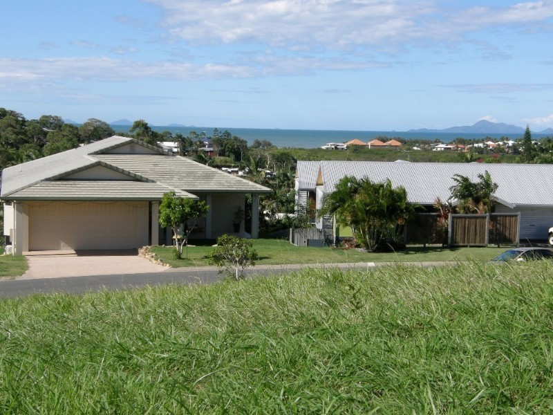 12 Sailaway Drive, Eimeo QLD 4740