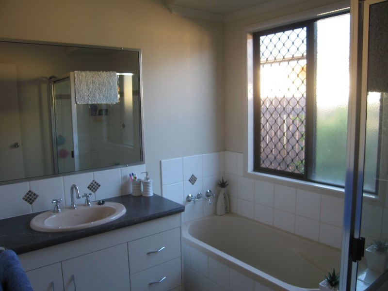 25 Lois Street, Mount Pleasant QLD 4740