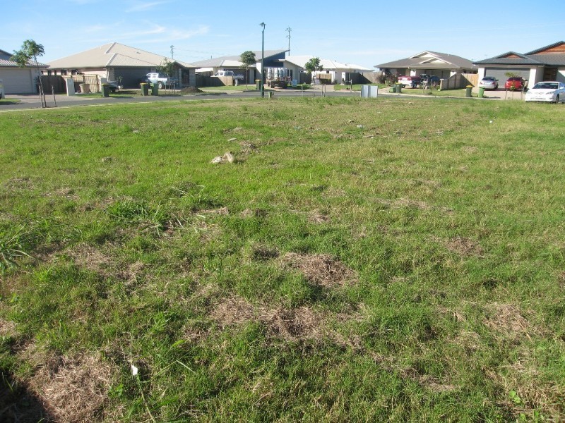60 Gingham Street, Glenella QLD 4740