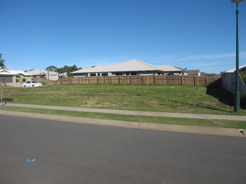 60 Gingham Street, Glenella QLD 4740