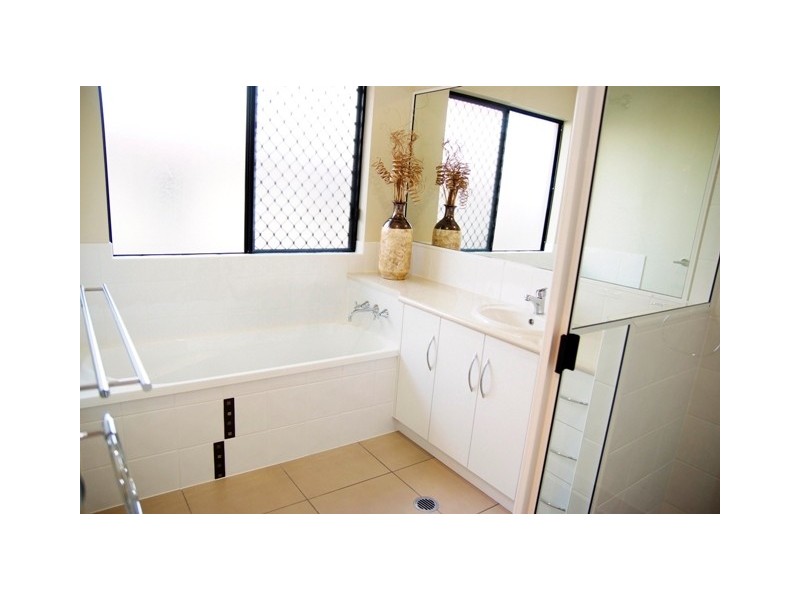 23 Manning Street, Rural View QLD 4740