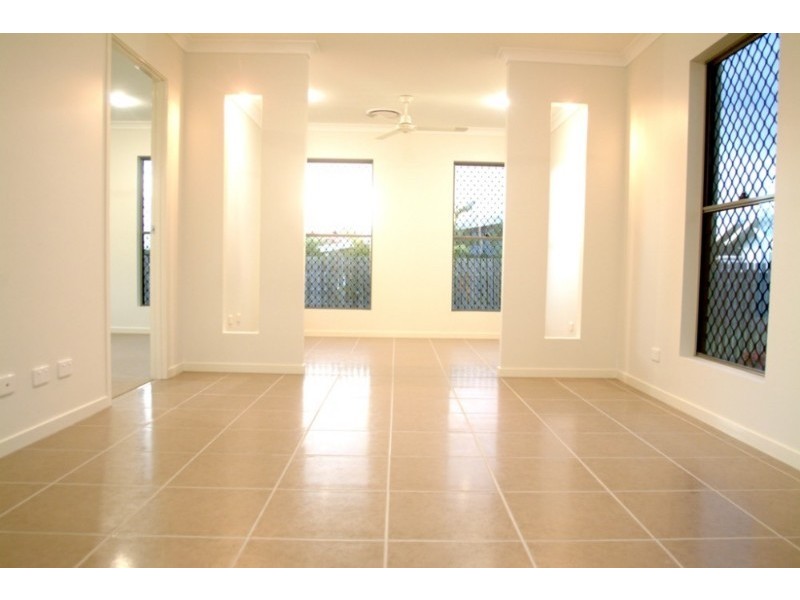 12 Rosemoor Court, Glenella QLD 4740