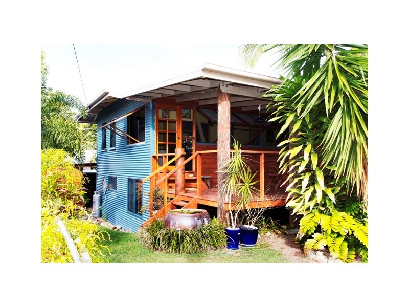 12 Mango Avenue, Eimeo QLD 4740