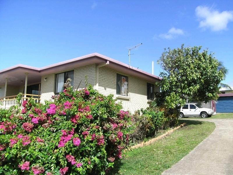 9 Crichton Street, Sarina Beach QLD 4737
