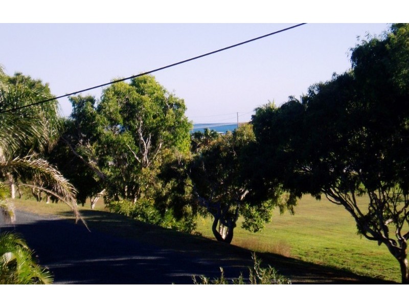 27 Plover Street, Slade Point QLD 4740