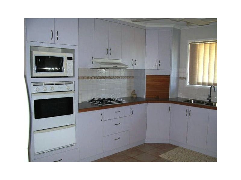 13 Kristy Crescent, Eimeo QLD 4740