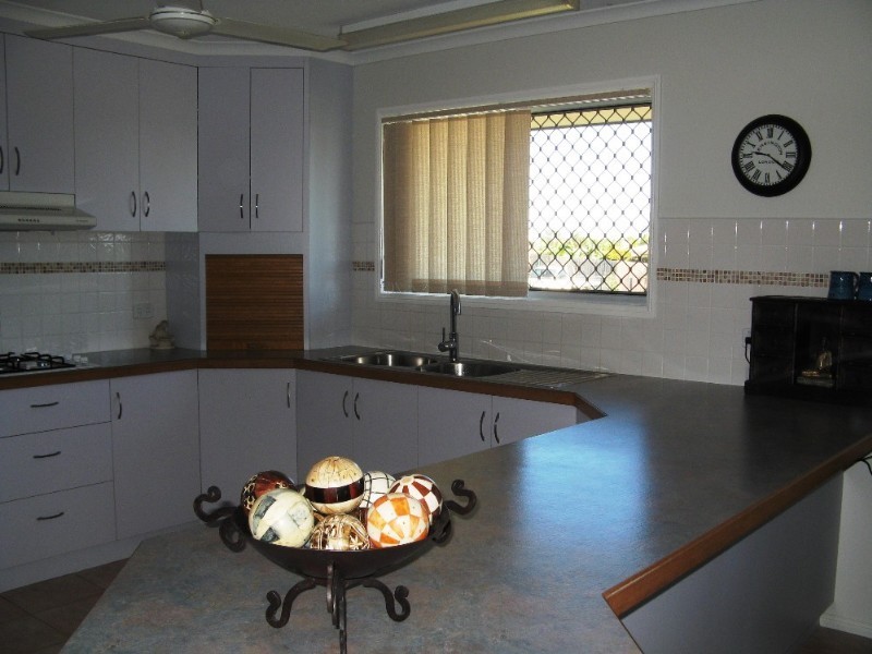 13 Kristy Crescent, Eimeo QLD 4740