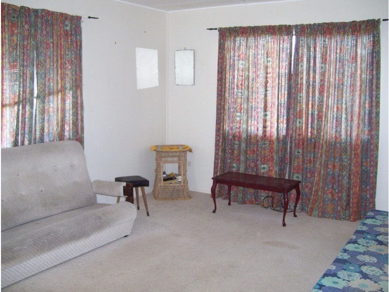14 Dewar Street, St Helens Beach QLD 4798