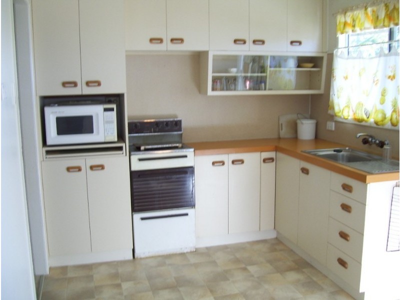 14 Dewar Street, St Helens Beach QLD 4798