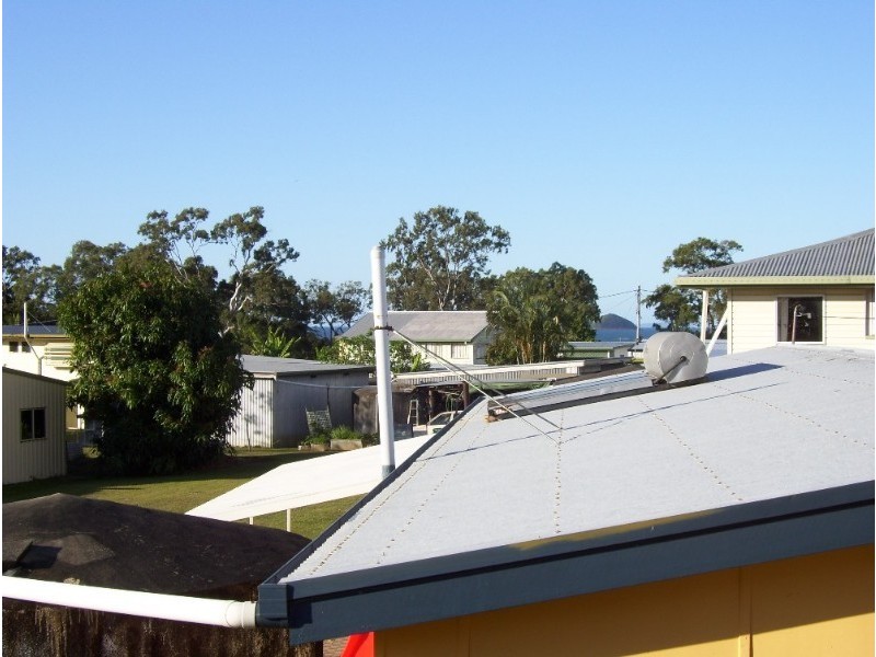 14 Dewar Street, St Helens Beach QLD 4798